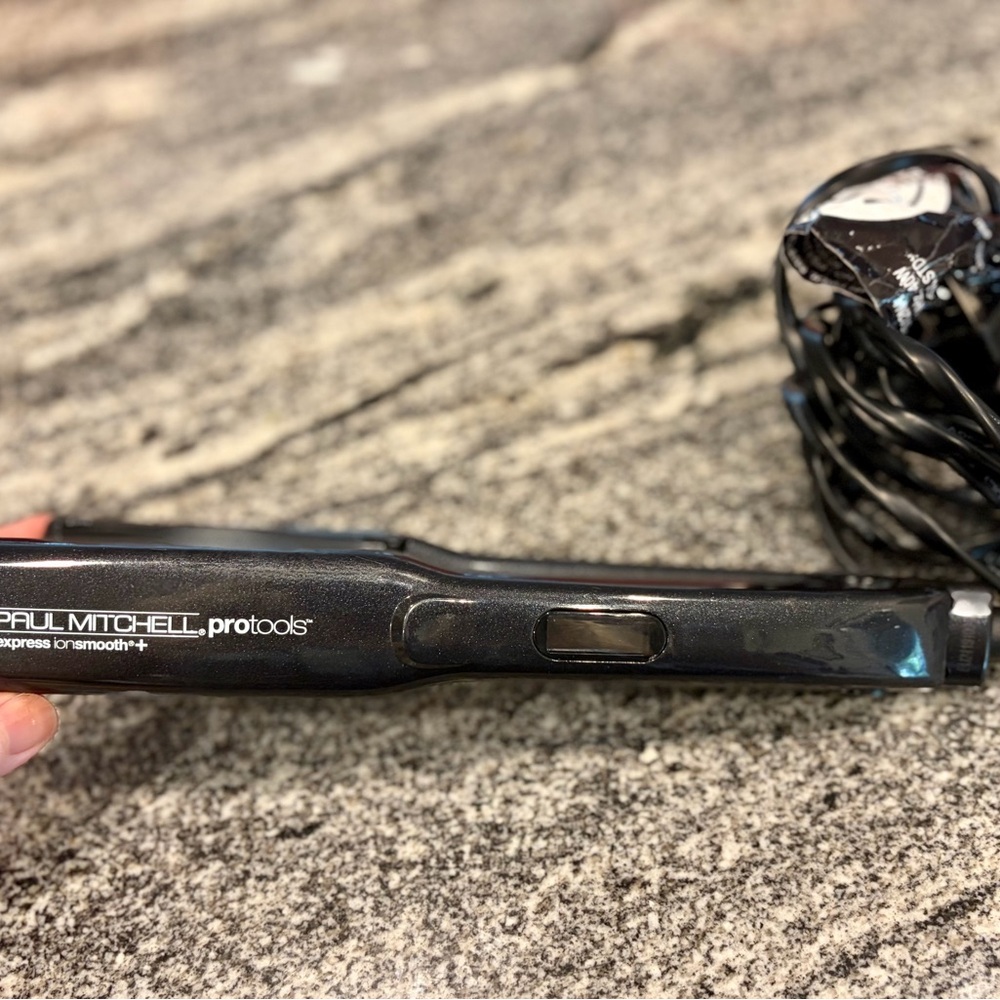 Paul Mitchell Pro Tools Express Ion Flat Iron